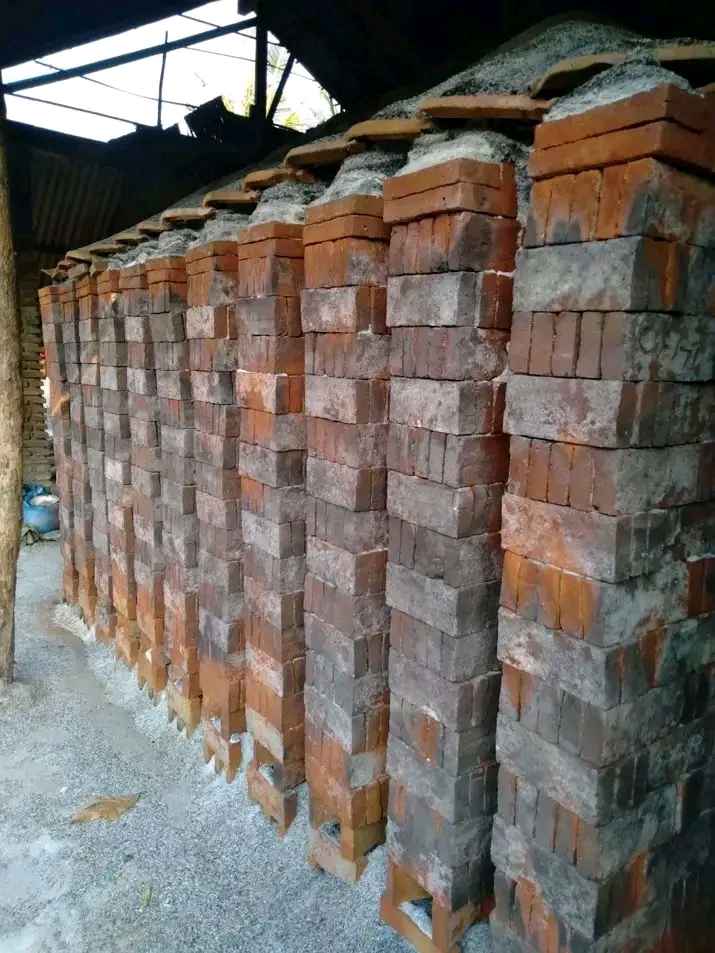Batu Bata Merah Tempel
